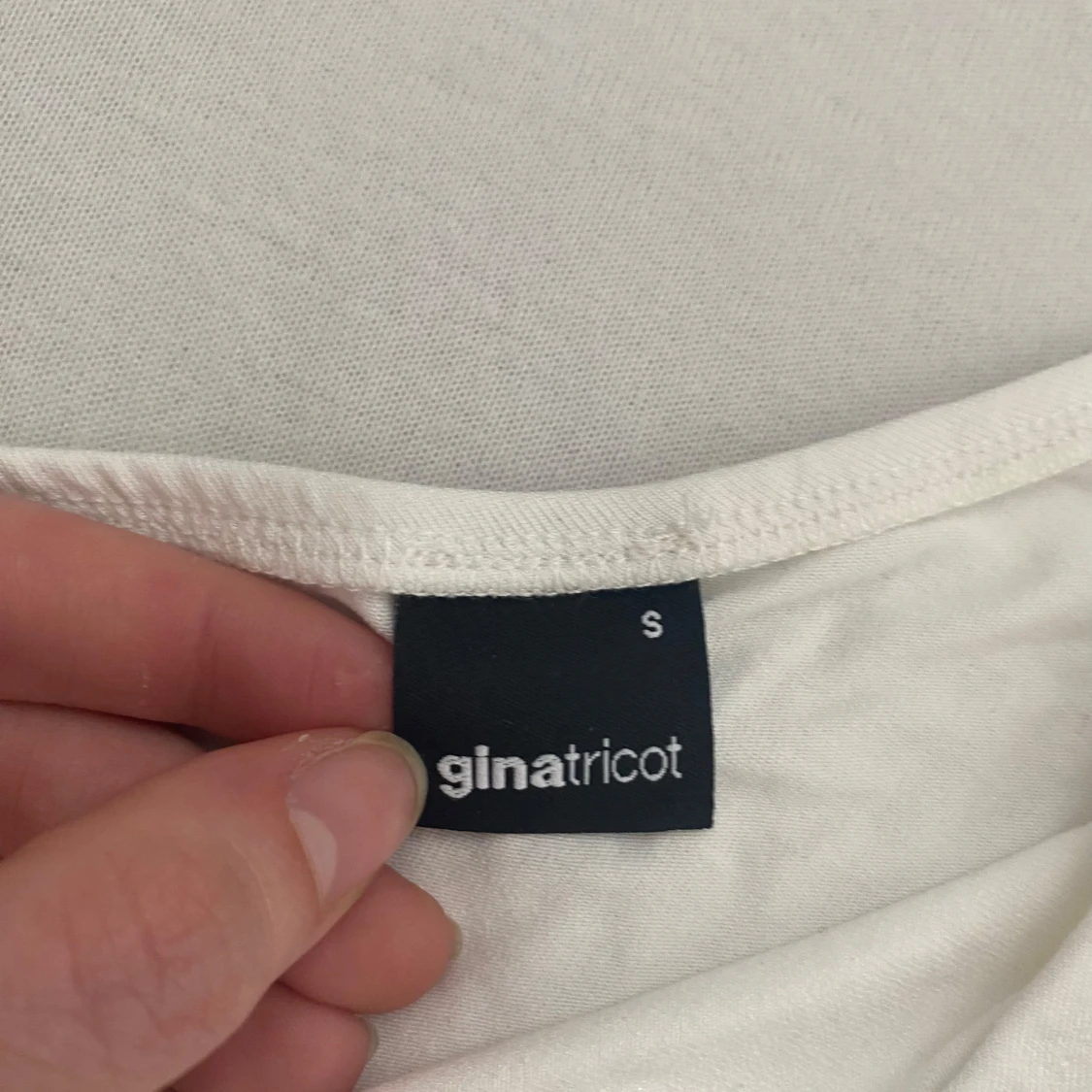 Vit oneshoulder topp - 2