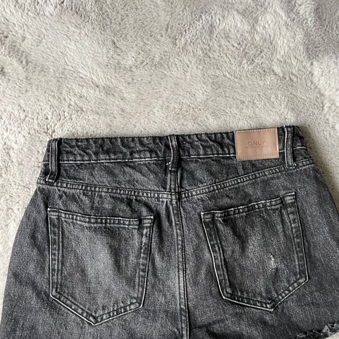 Svarta jeansshorts från ONLY - 1