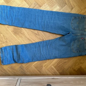 Levis 501 - Levis 501.  Size 12A