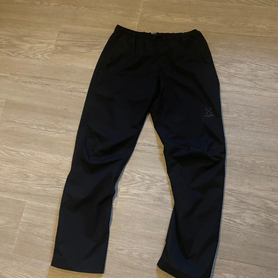 Svarta skalbyxor från Haglöfs - 1