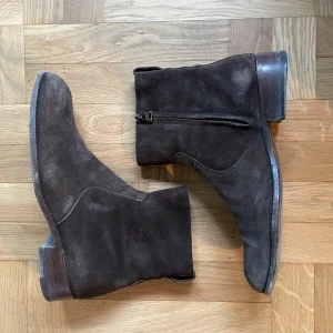 Tom Ford boots - Mocha boots från Tom Ford. Storlek 10 sitter som 43. Använda men bra skick. 