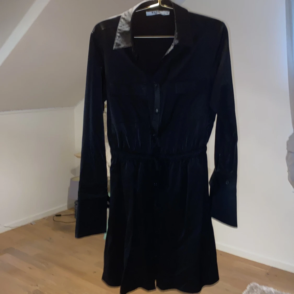 Svart skjortklänning från NA-KD - 2