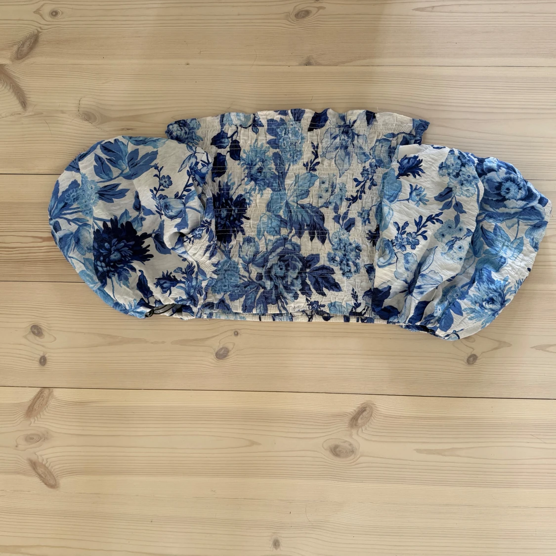 Blommig offshoulder topp från H&M - 1