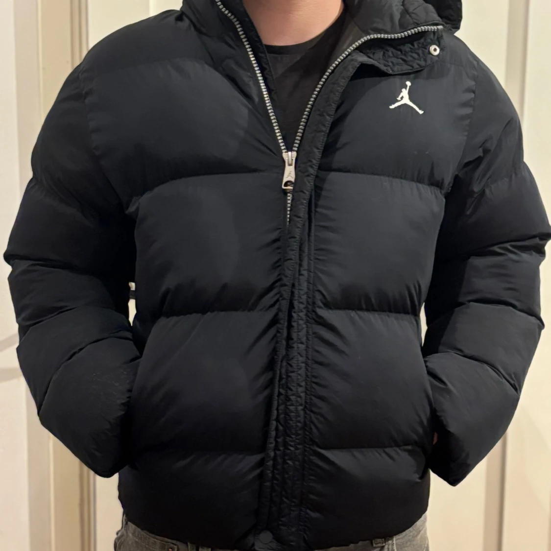 Svart pufferjacka från Jordan