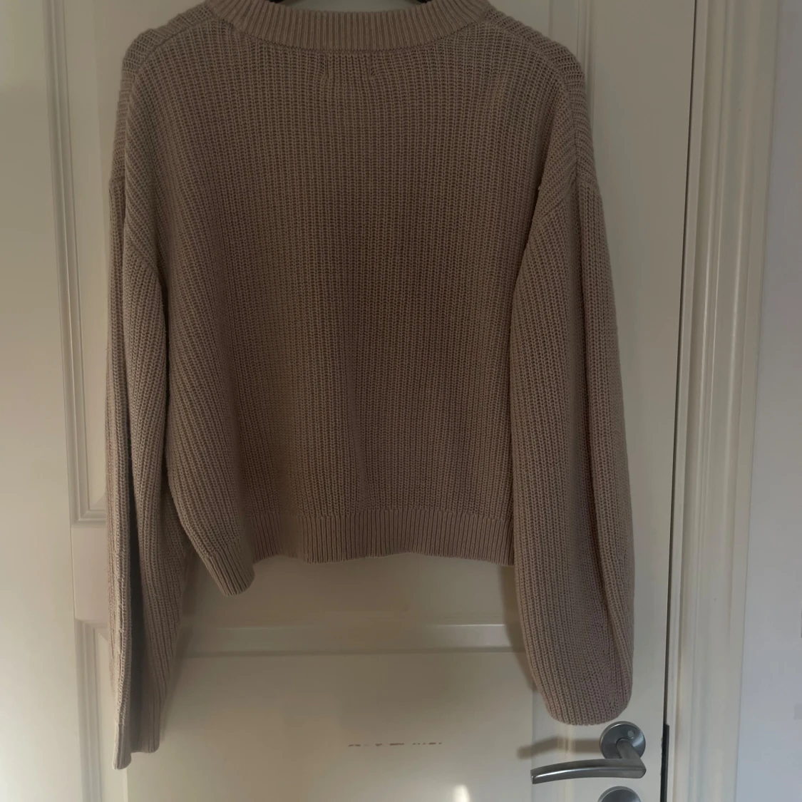 Beige stickad tröja från H&M - 1