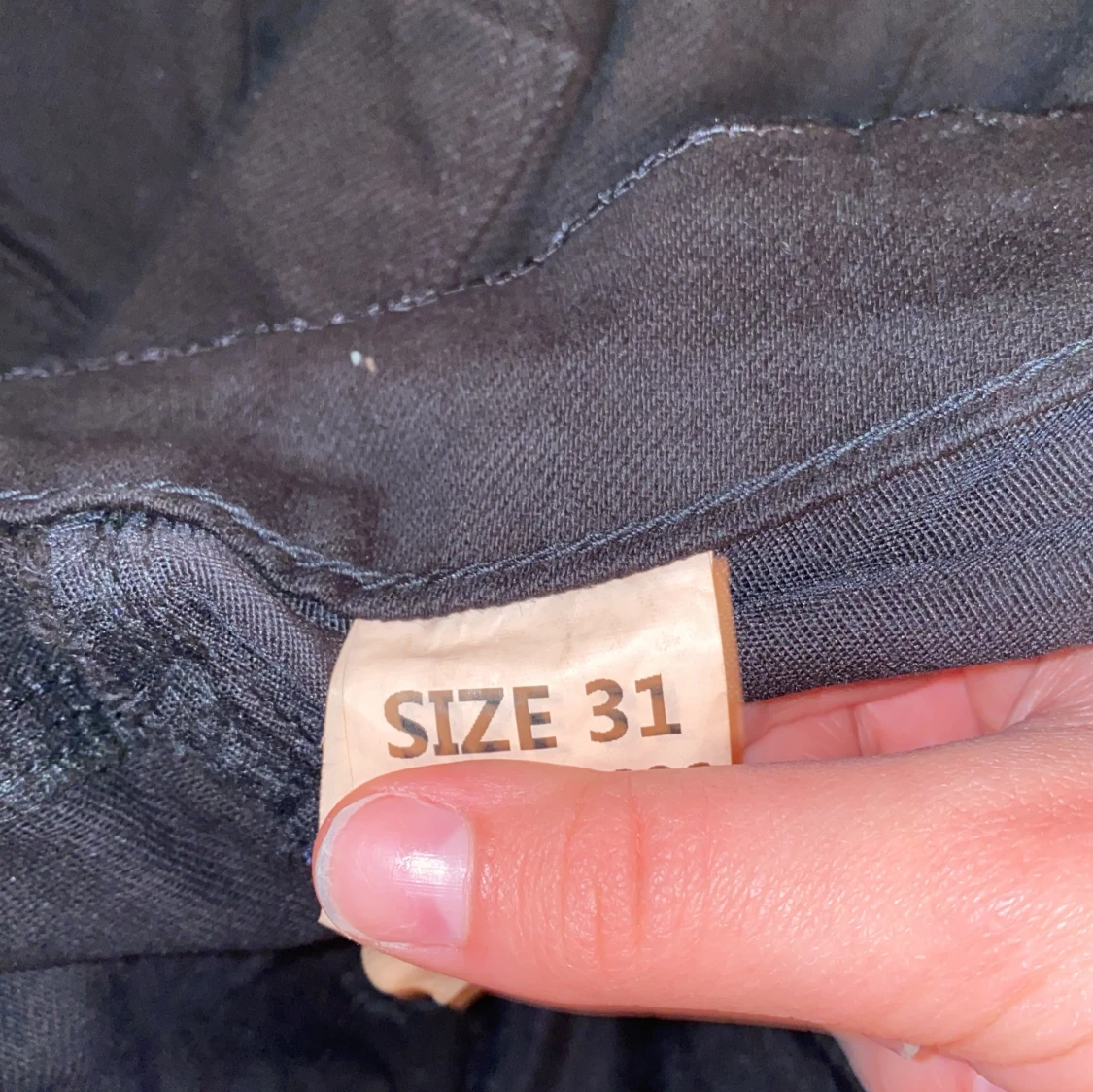 Svarta byxor med dragkedja - 3