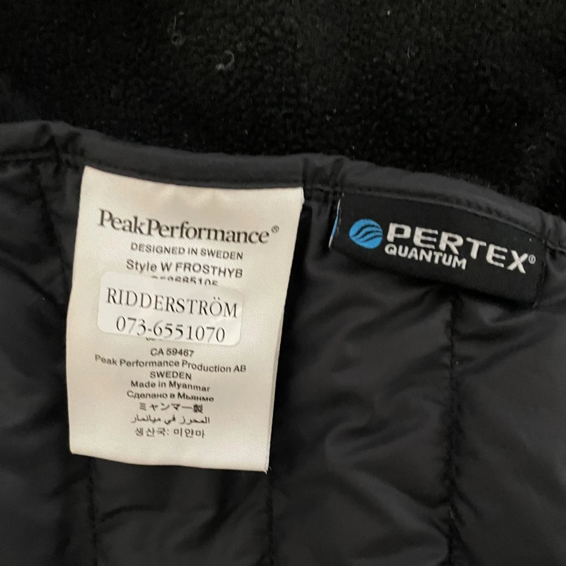 Svart hybridjacka från Peak Performance - 3