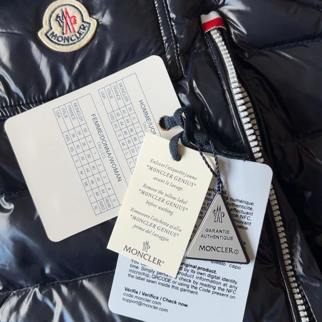 Mörkblå dunväst från Moncler - 2