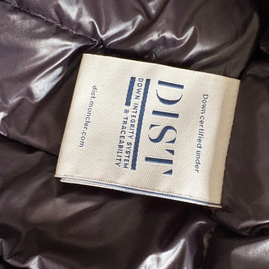 Svart dunväst från Moncler med huva - 4