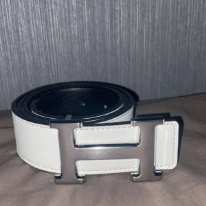Vit bälte  - 10/10 skick 