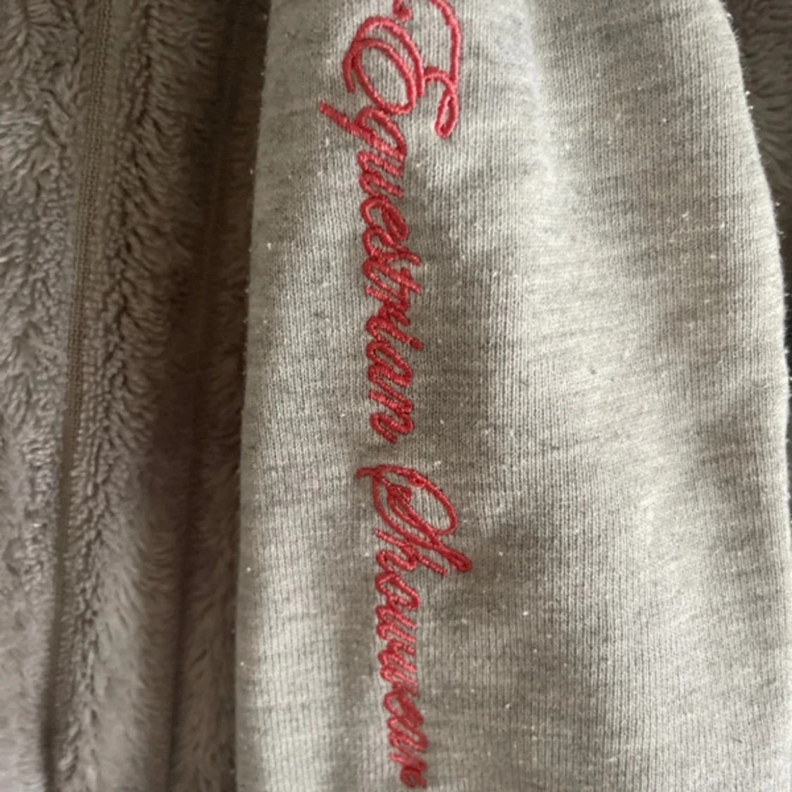 Ljusgrå hoodie från Jackson  - 3