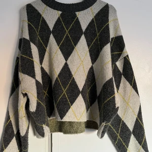 Stickad tröja från H&M - En varm och skön tröja från H&M