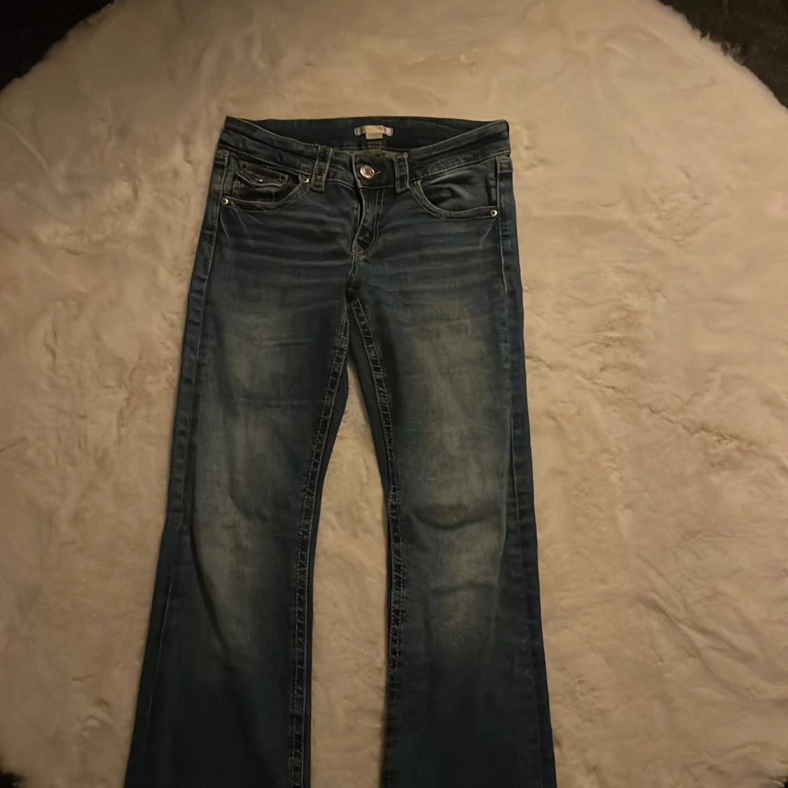 Blå jeans från Gina Tricot - 3