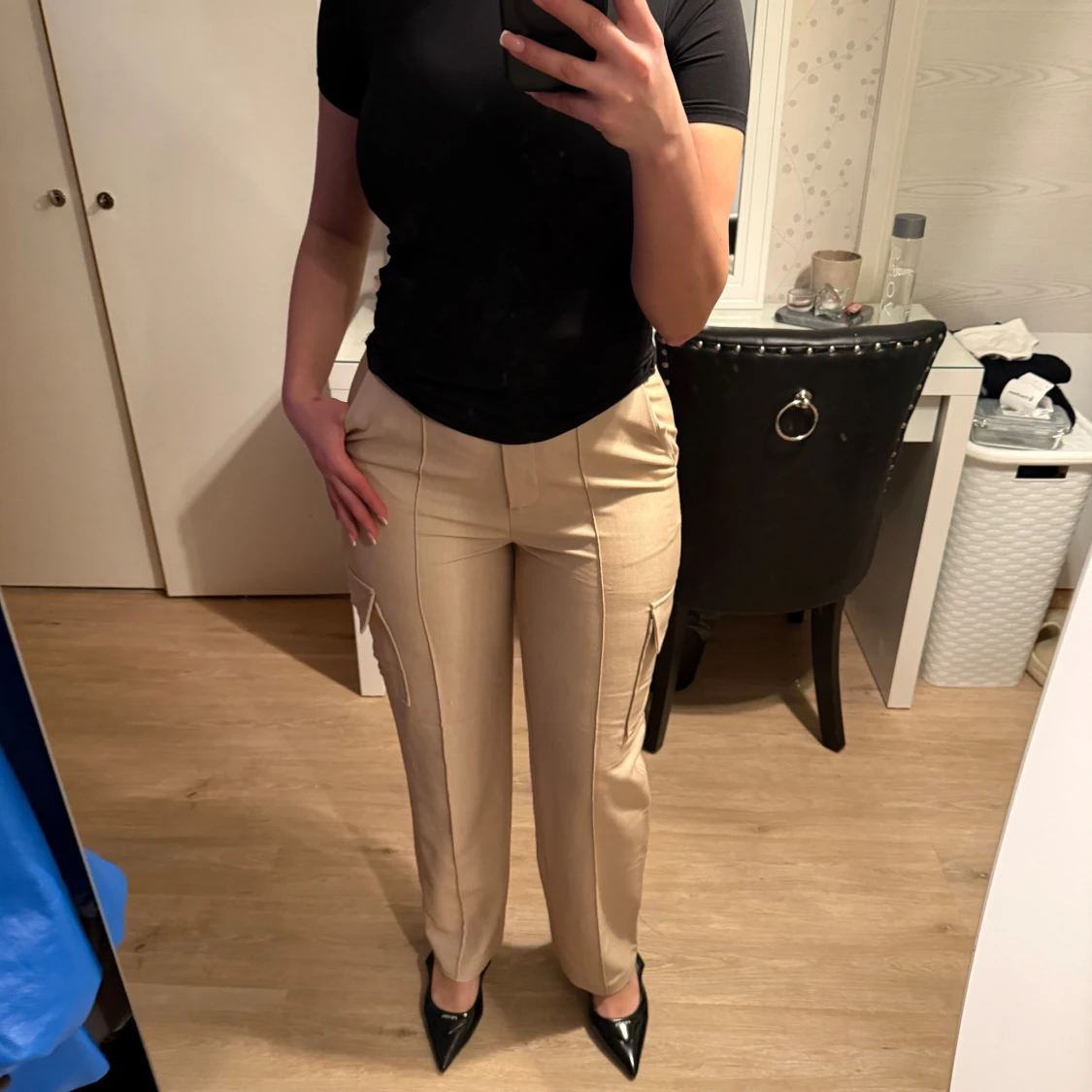 Beige cargopants med fickor från nakd - 3