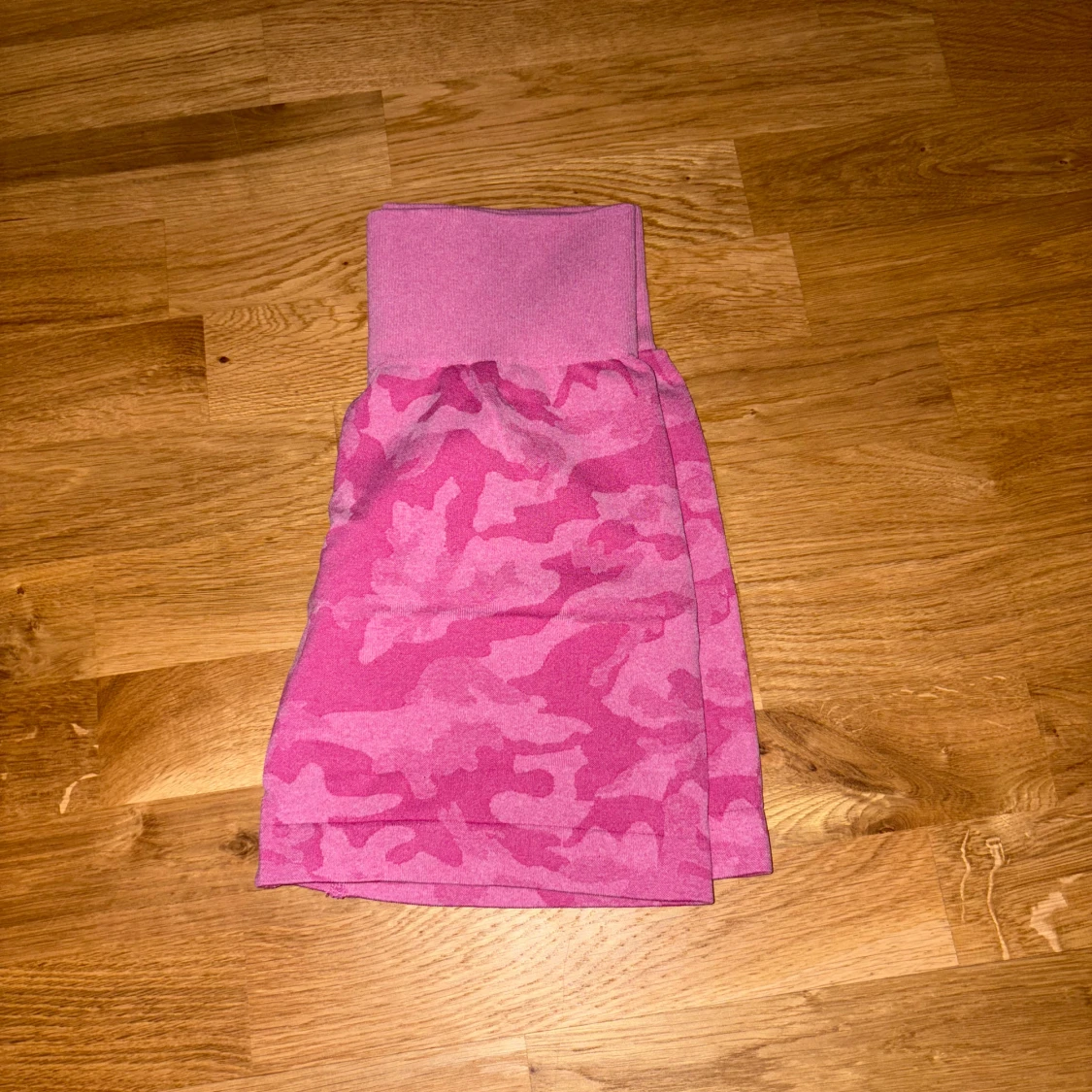 NVGTN bubble gum pink camo seamless shorts - 3