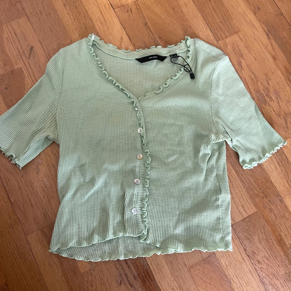 Ljusgrön ribbad topp från Vero Moda