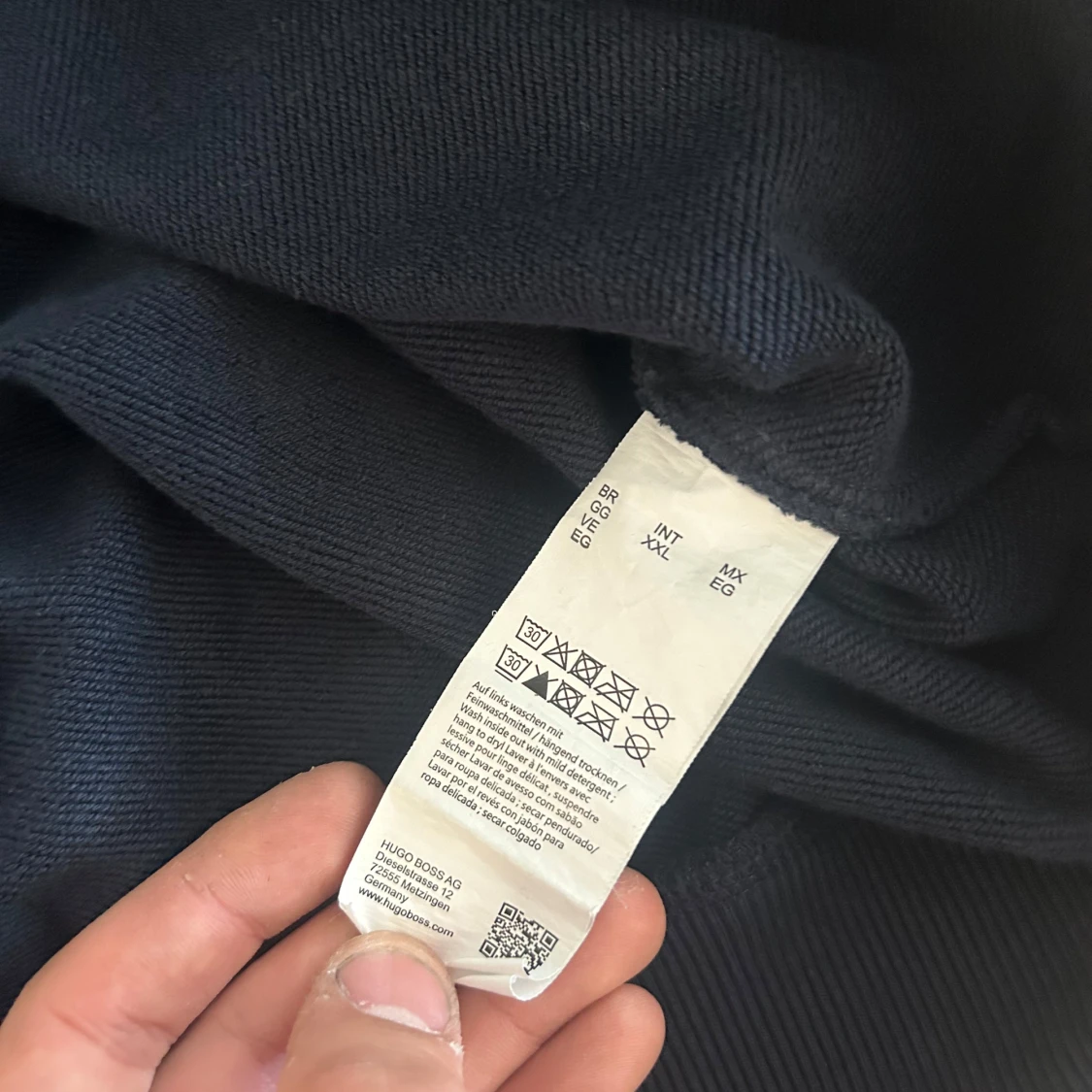 Mörkblå hoodie från BOSS - 2