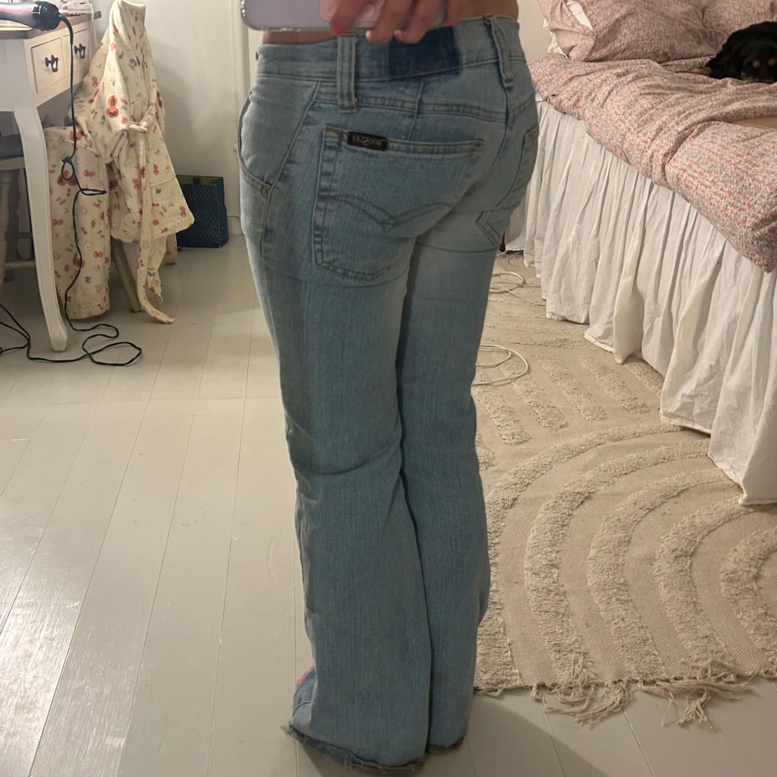 Ljusblå bootcut jeansbyxor - 2