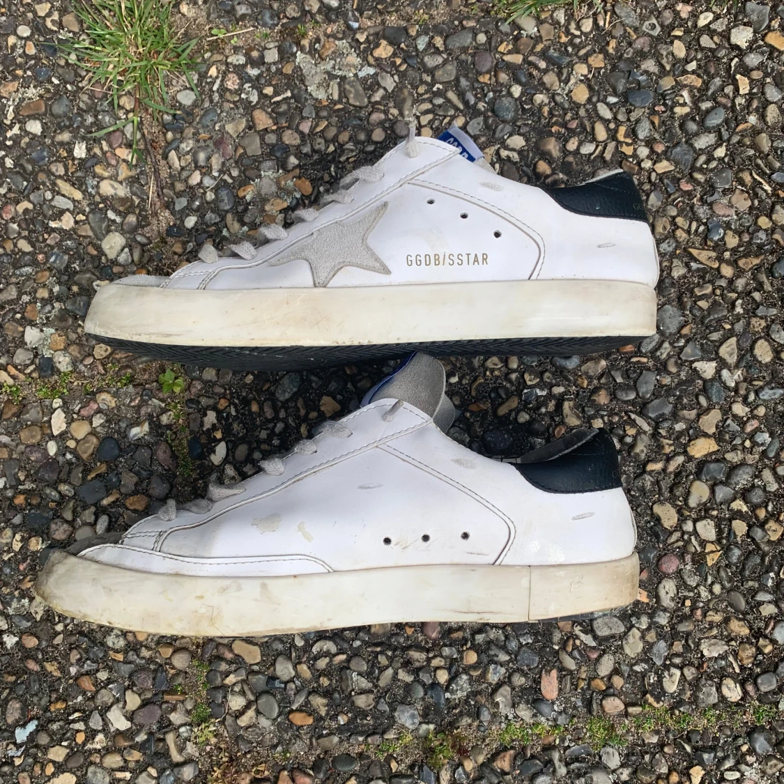 Vita sneakers från Golden Goose