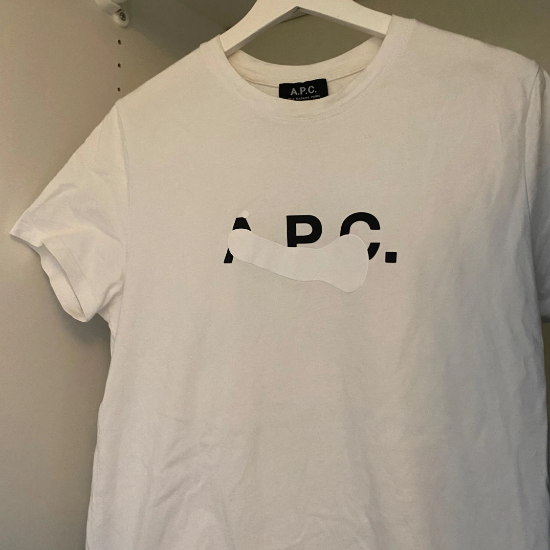 Vit t-shirt från A.P.C. med tryck - 1