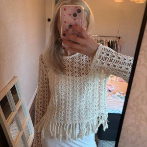 Tröja - Hålstickad tröja från Zara i nyskick!🤍