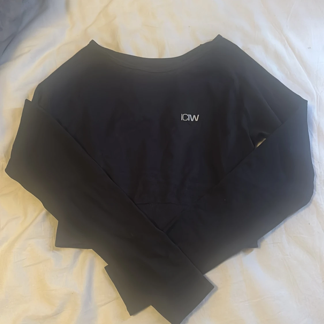 Svart croppad långärmad träningströja från ICANIWILL - 1