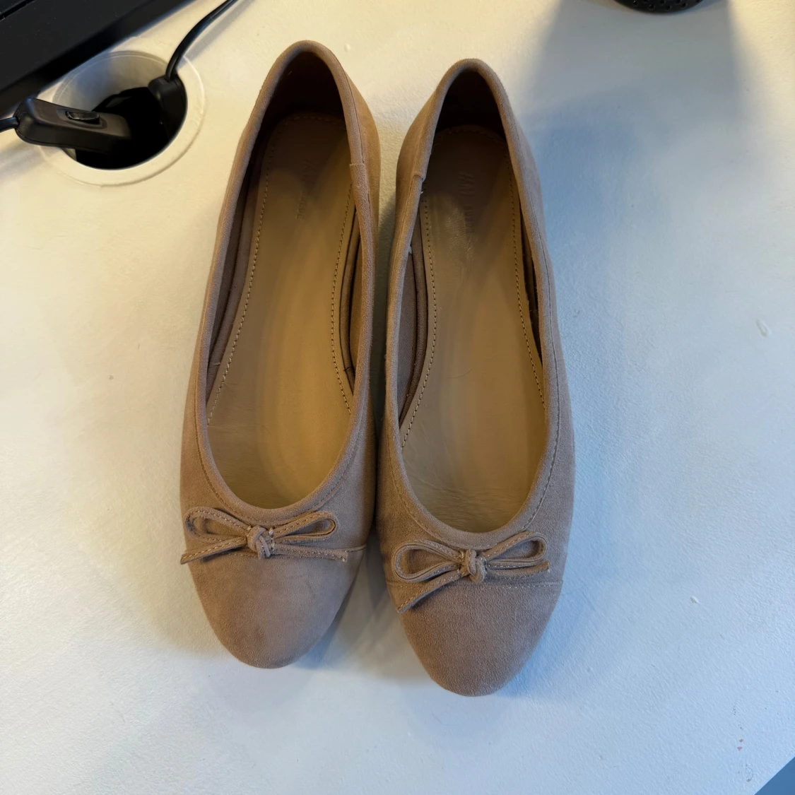 Beige ballerinaskor i läder  - 2