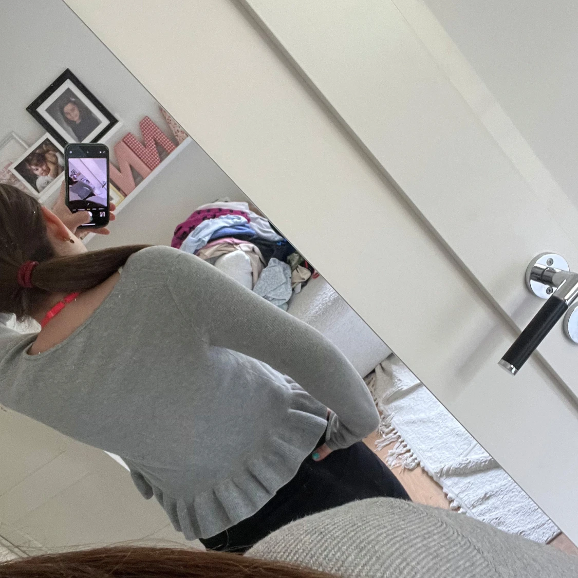 Grå kofta med volangkant från Massimo Dutti - 1