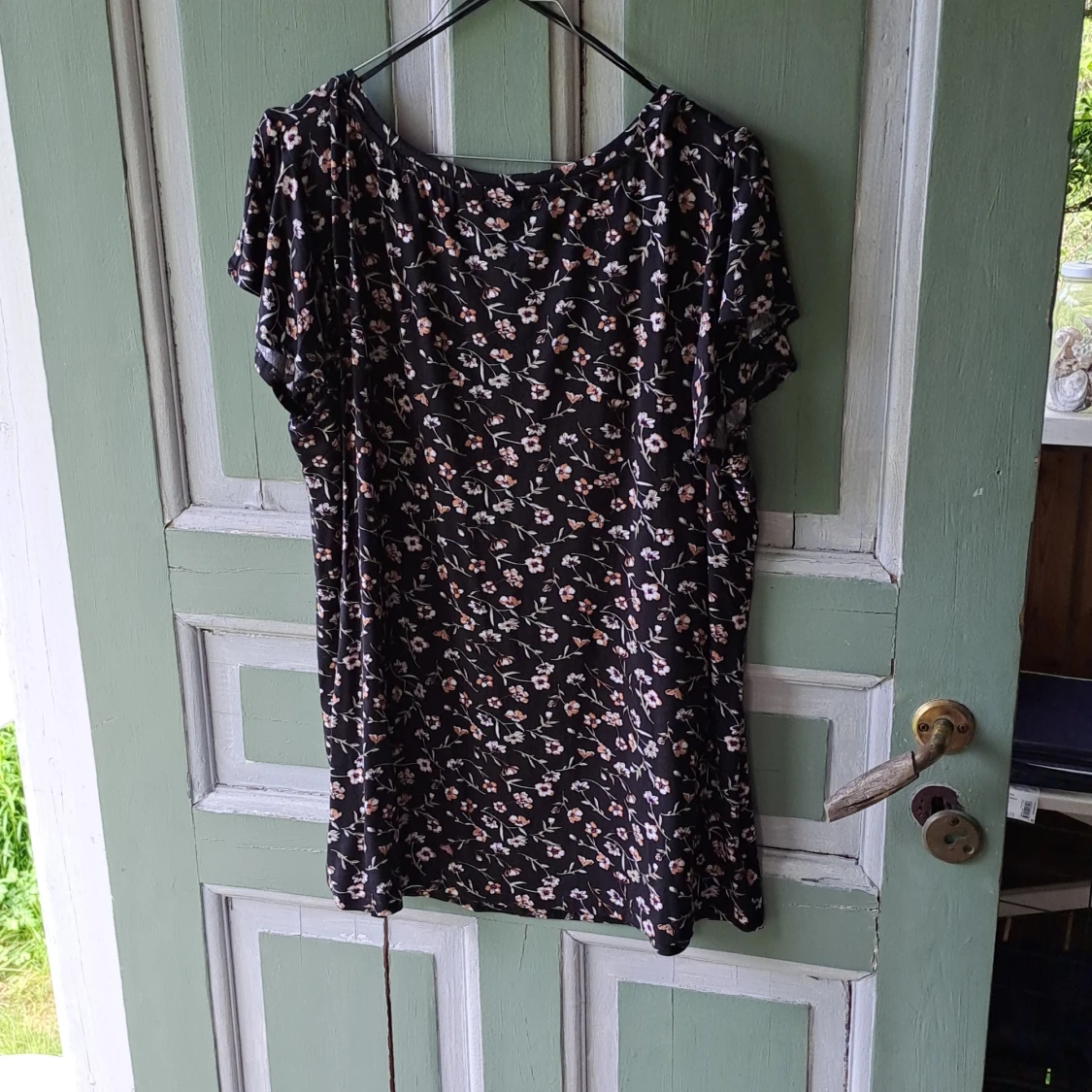 Svart blommig blus - 1