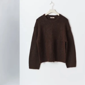 Brun stickad tröja från Arket - Använd en gång 