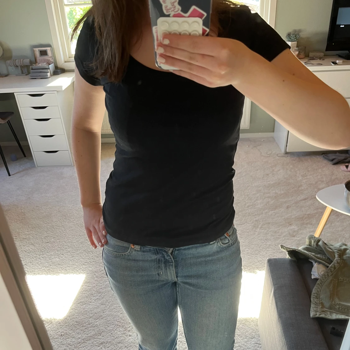 Svart t-shirt med rund hals