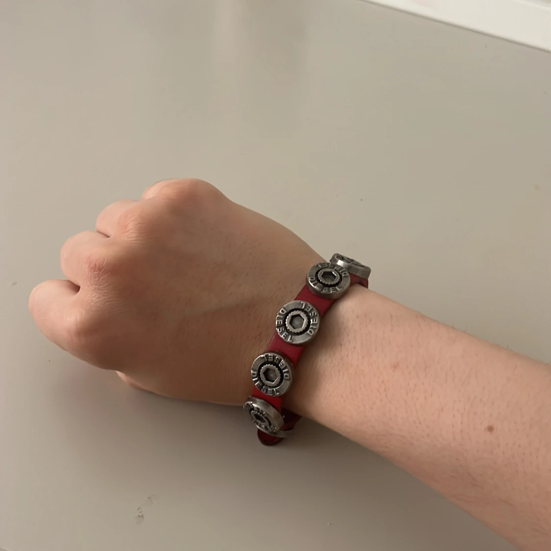 Rött läderarmband från Diesel - 2