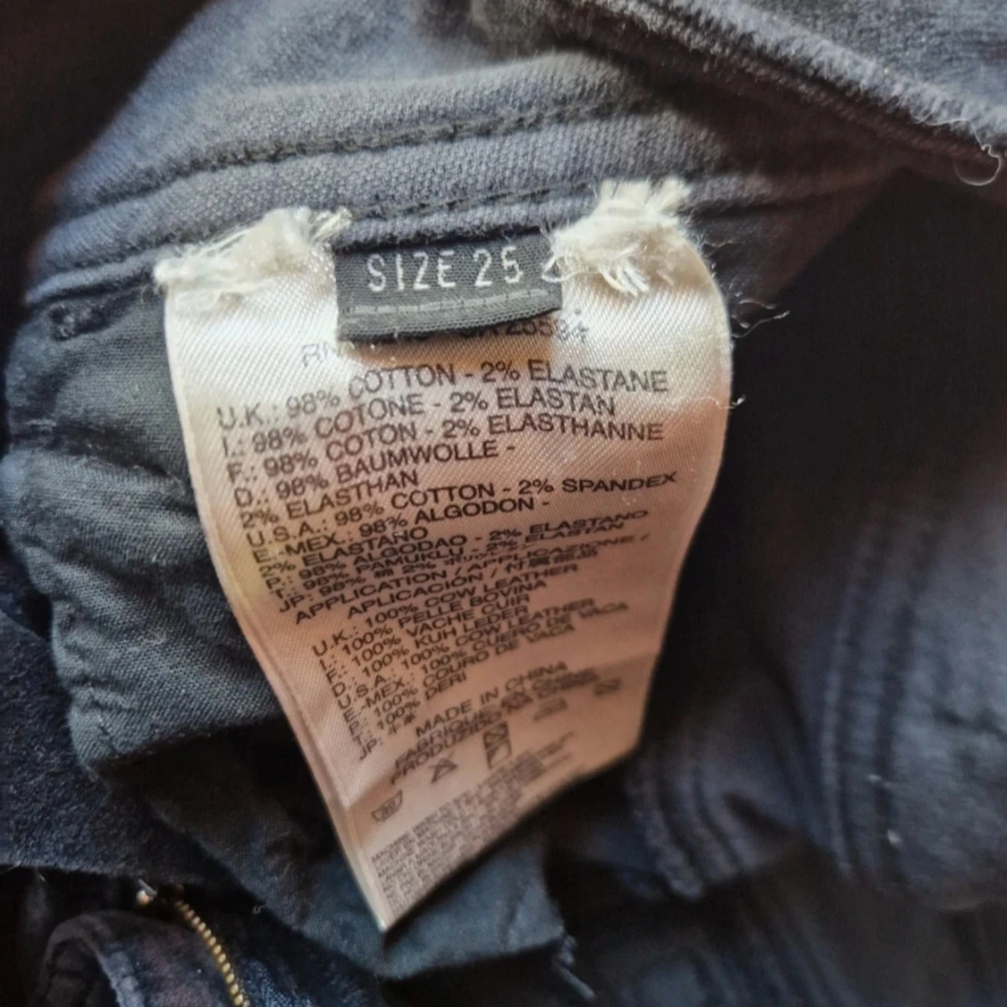 Svarta sammetsbyxor från Diesel  - 3