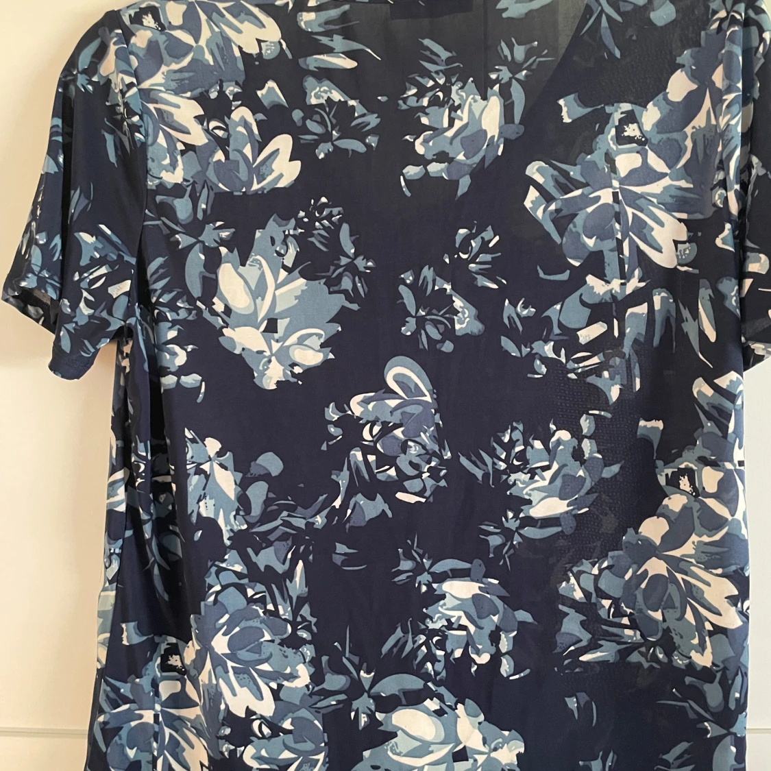 Blommig topp från ChaCha i blått - 2