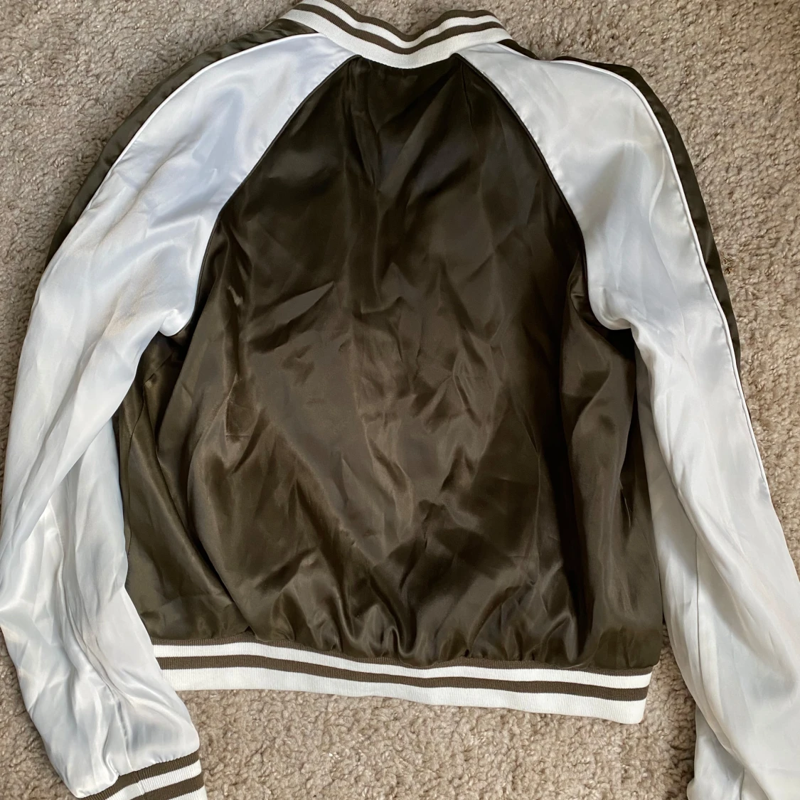 Bomberjacka med blommor - 1