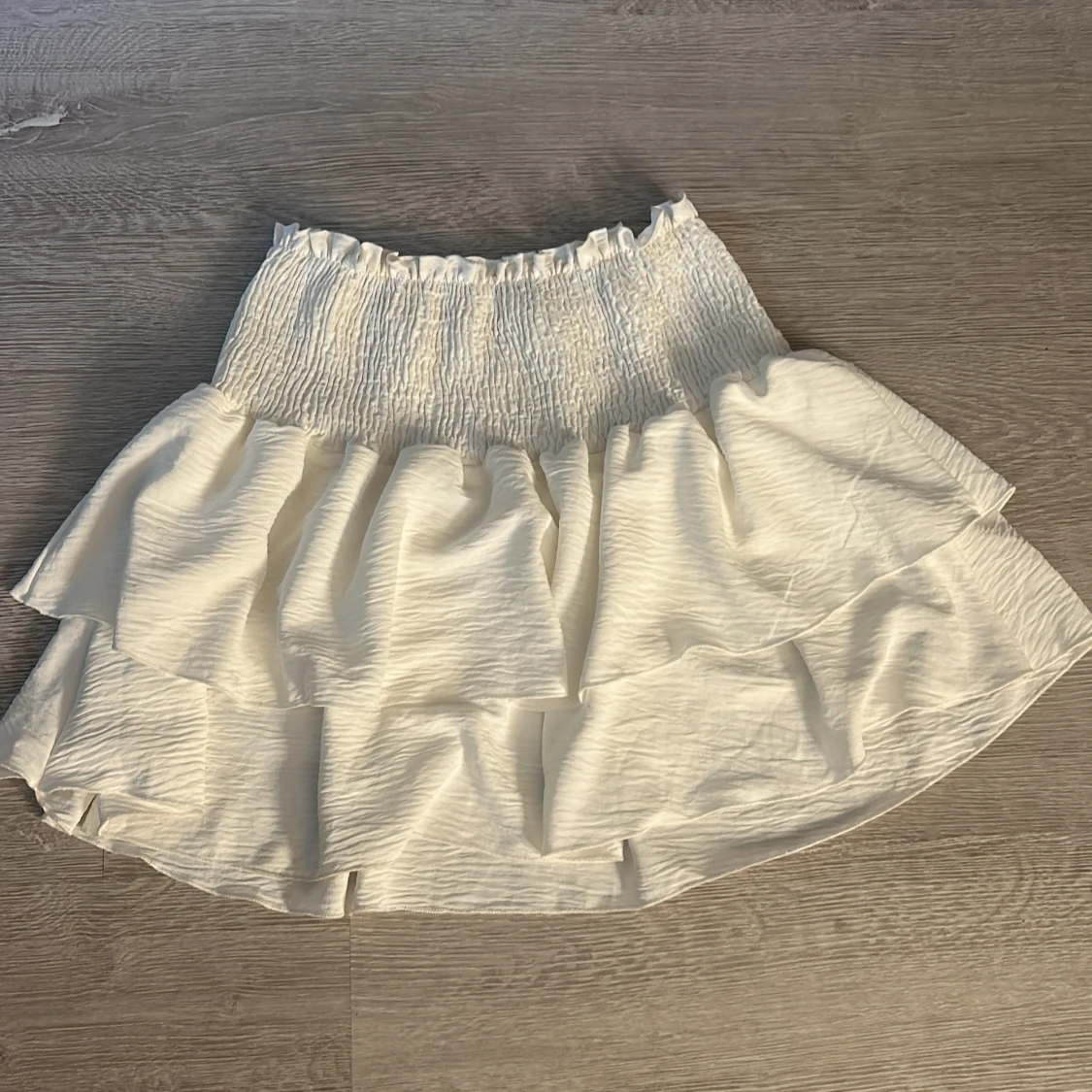 Vit volangkjol från SHEIN