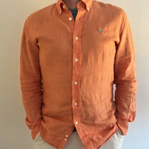 Morris Linneskjorta - - Condition: 9,5/10 - Color: Aprikos - Size: M - Retail price: 1749 SEK
