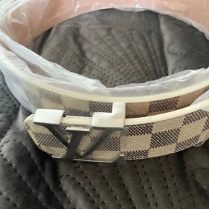 Bälte - 120cm lång (helt ny) ingen prisförändring 