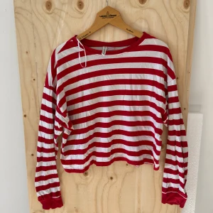 Röd-randig långärmad tröja - Fint skick