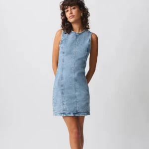 Jeansklänning - Denimklänning från gina tricot, aldrig använd med lappen kvar! 