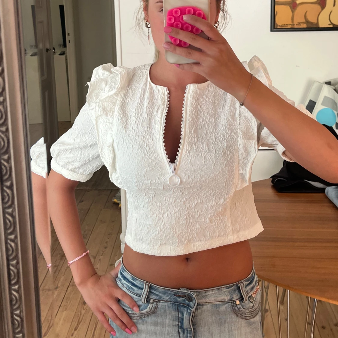 Vit croppad blus med puffärm