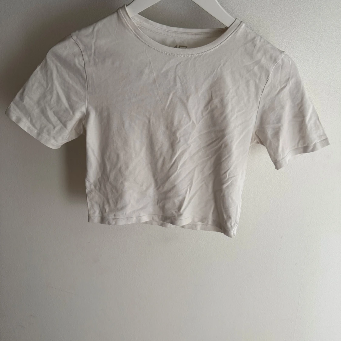 Vit croppad t-shirt