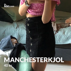 Kjol - Jättefin manchesterkjol som är i bra skick, använd ca 3 ggr. Fråga gärna om ni undrar något🤍