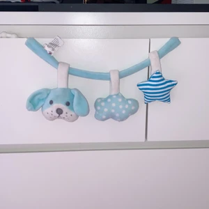 Jaba baby barnvagnsmobil pojke - Bara använd någon gång! Ser ut som helt ny! Stjärnan har bjällra inuti så dne låter om man skakar den. 