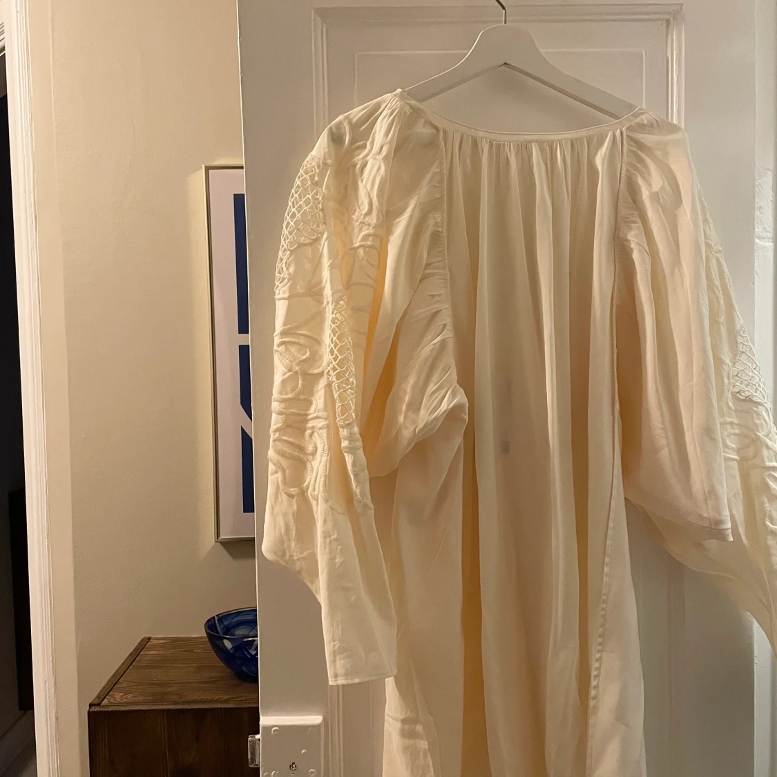 Benvit kort sommarklänning 