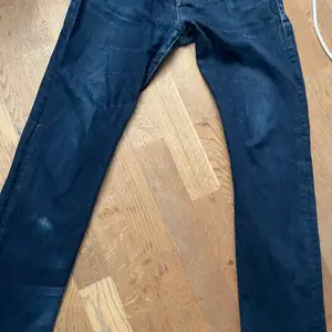 Säljer Armani jeans för 600 skick 7/10 Dom e utsläppta