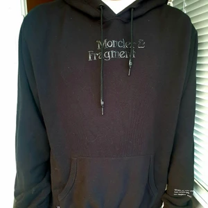 Unik Moncler hoddie äkta, svart - Unik Moncler hoddie äkta, svart stl L.