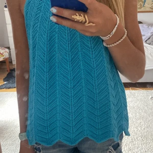 Linen  - Jätte fint nyskick stickat linne fårn Zara med prislappen kvar!❤️ Jätte fint men aldrig kommit till användning tyvärr! Storlek 13-14 men passar xs-xxs 😄