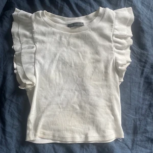 Topp zara - Kommer inte till användning, fint skick🫶🏼