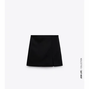Zara kjol - Svart minikjol från zara i nyskick aldrig använd pga för liten!💕 Buda gärna!